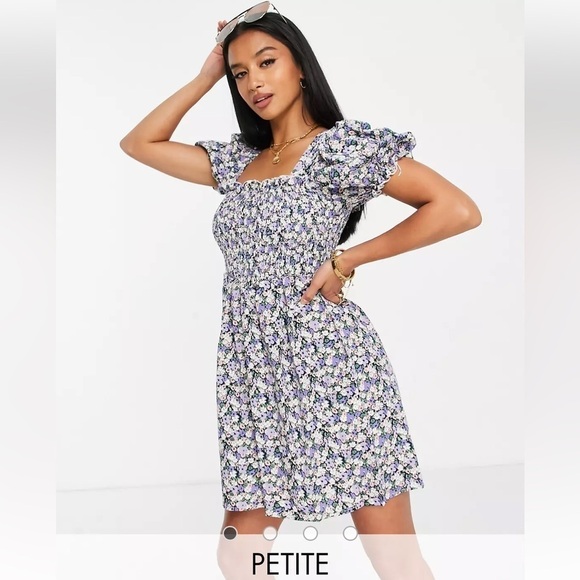 Missguided Dresses & Skirts - MISSGUIDED PETITE SHIRRED BUSTFLORAL  MINI DRESS WITH PUFF SLEEVES